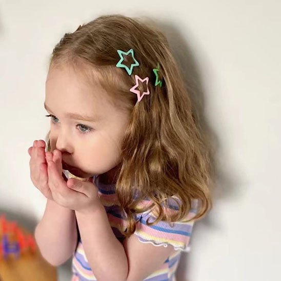 Barrette cheveux etoilées dorées colorées pour enfants tout type coiffure