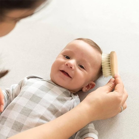 Brosse cheveux pour bebe souriant manche ergonomique bois naturel  antistatique