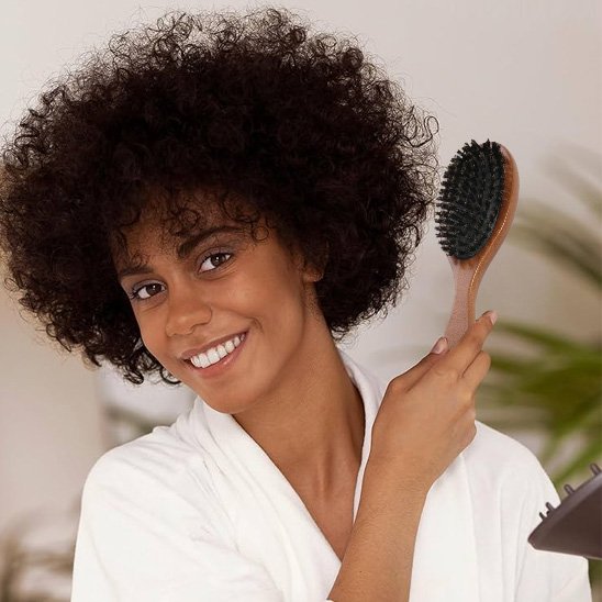 Brosse poil de sanglier naturelle cheveux brillants démêlage doux