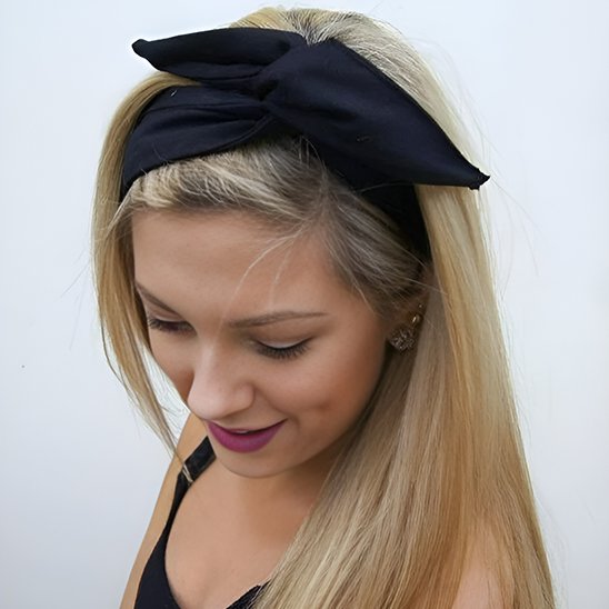 Détail texture bandeau cheveux Élégance Confort  tissu doux  confortable