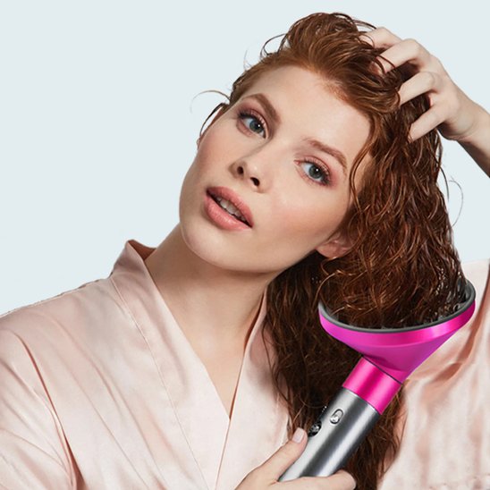 Diffuseur seche cheveux Boucles Sublimees resultat brillant cheveux bruns ondules