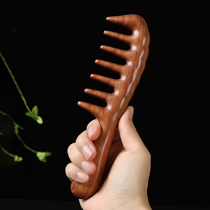 Peigne Demelant Santal tenu en main  dents larges anti-casse