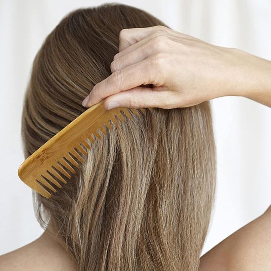 Peigne démêlant bambou antistatique définition boucles cheveux bouclés frisés
