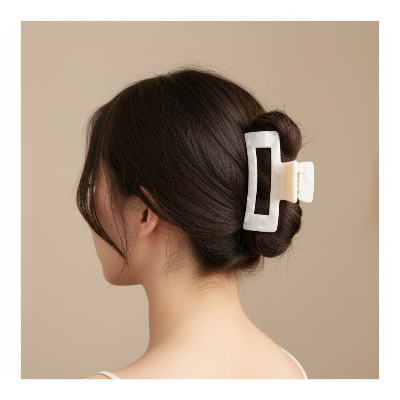 Pince Cheveux-Crabe Marbrée– Blanc nacré, chignon élégant