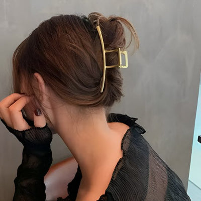 Pince Cheveux Géométrique Dorée - chignon brun dos