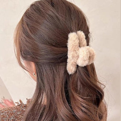 	Pince Cheveux Peluche – coiffure quotidienne demi queue de cheval                        