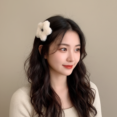Pince Étoile Peluche blanc look asymétrique