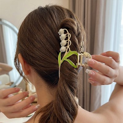 Pince à cheveux Muguet Floral – pose queue de cheval