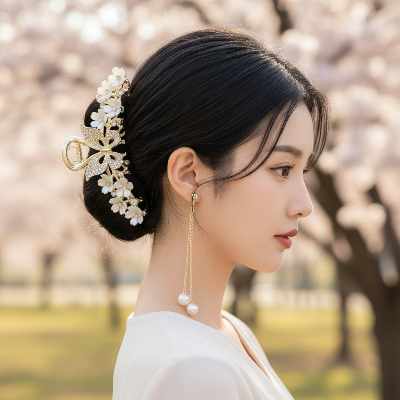 Pince à cheveux Papillon Fleuri Strass chignon bas jardin sakura