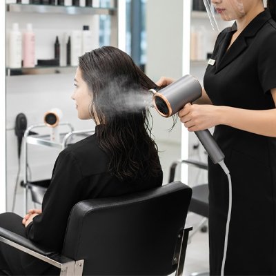 Seche cheveux professionnel SalonShine utilisation coiffeuse professionnelle