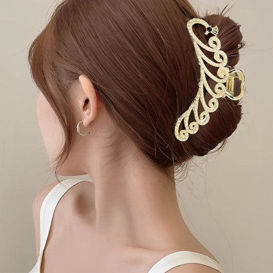 cheveux en place impeccable  pince a cheveux forme paon