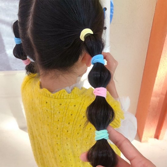 coiffure deux tresses avec Elastique cheveux Colorés Sans Dommage