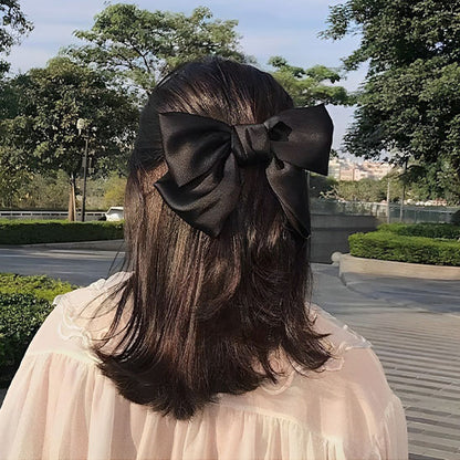 coiffure sans effort pince a cheveux grand noeud