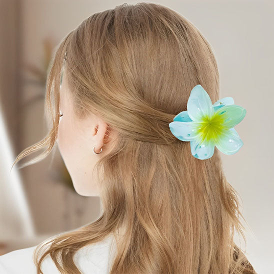 coiffure simple originale pince a cheveux fleur griffe