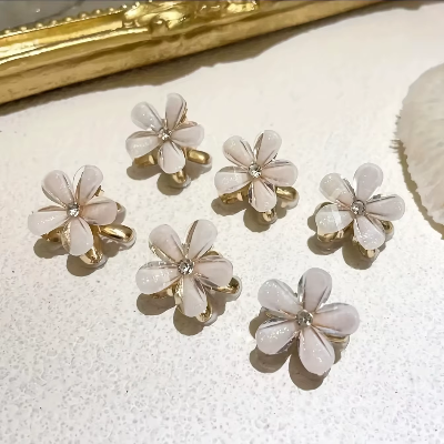 Mini pinces à cheveux fleurs blanches