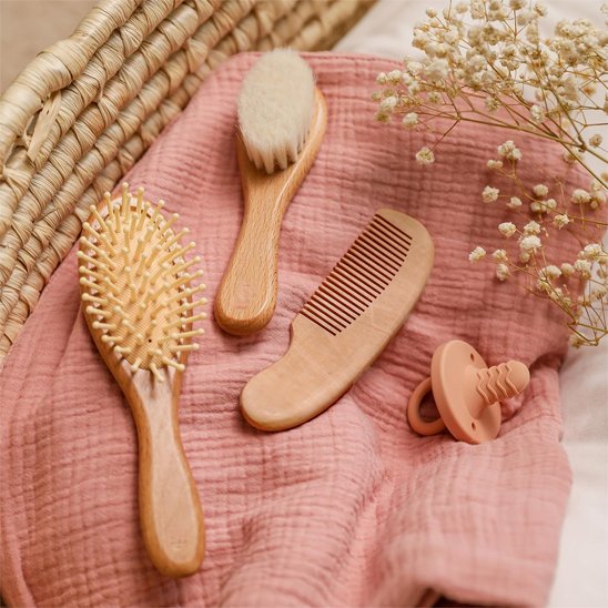 kit Brosse cheveux pour bebe en laine naturelle avec  suce