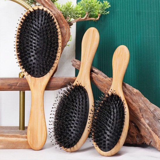 présentation Brosse poil de sanglier naturel SoyeuxNat cheveux brillants soyeux